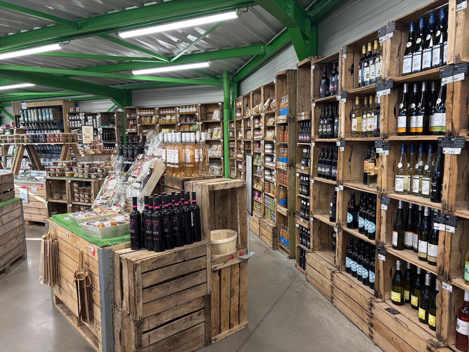 Rayon confitures et jus de l'épicerie locale